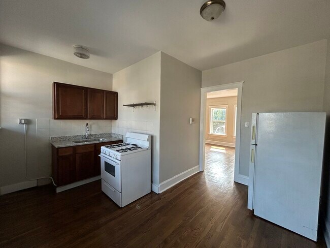 Building Photo - 2659 N Spaulding Ave Rental