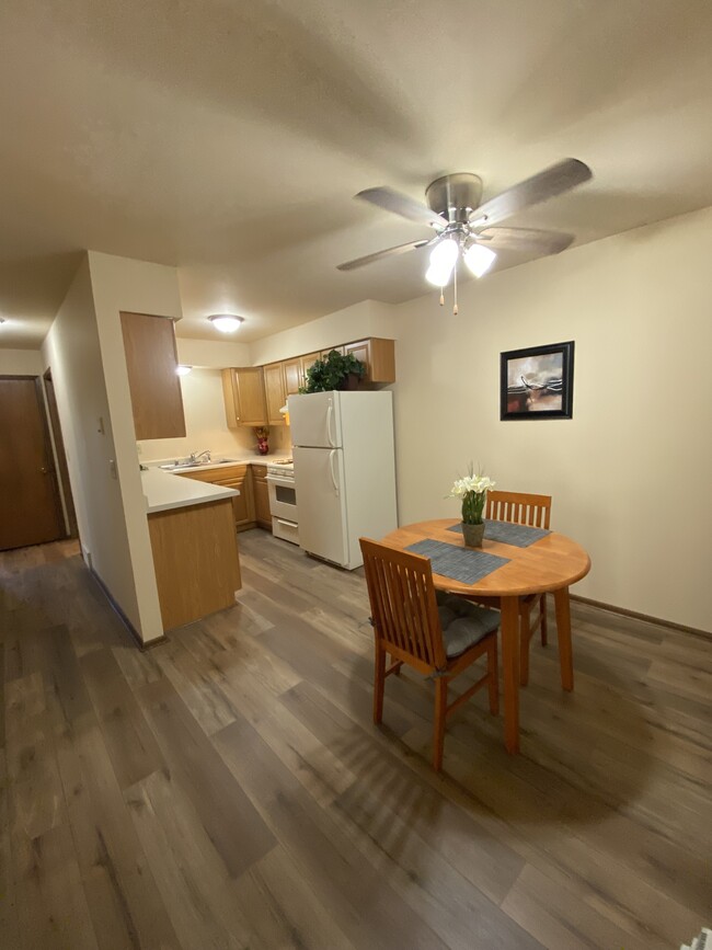 Photo - 6830 W Kathleen Ct Apartments