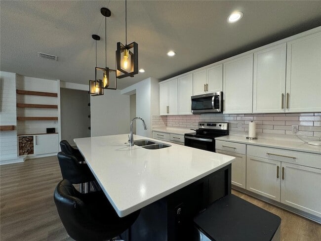 Photo - 3108 Cassidy Ln