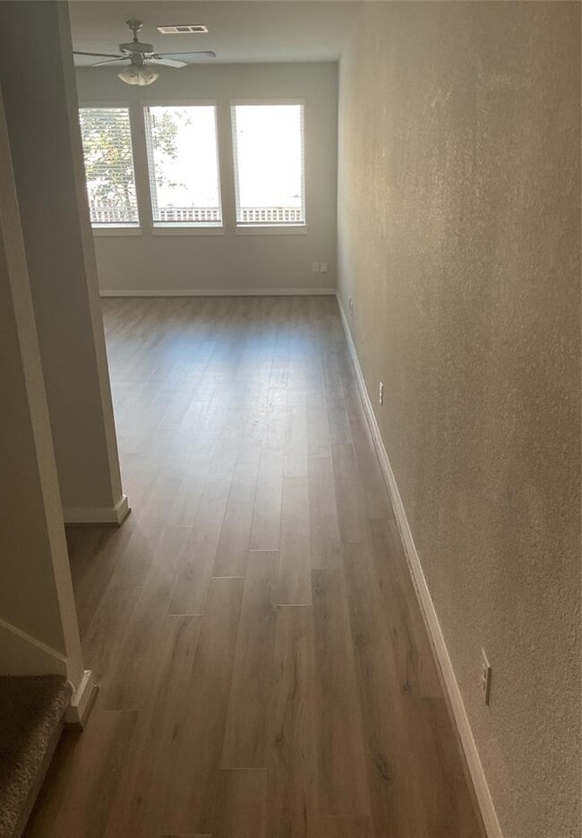 Photo - 602 Pearly Eye Dr