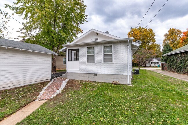 Building Photo - PRE-LEASING