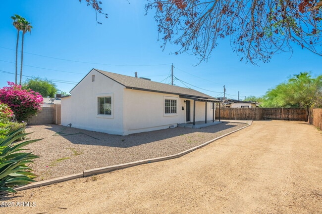 Building Photo - 913 W Highland Ave Rental