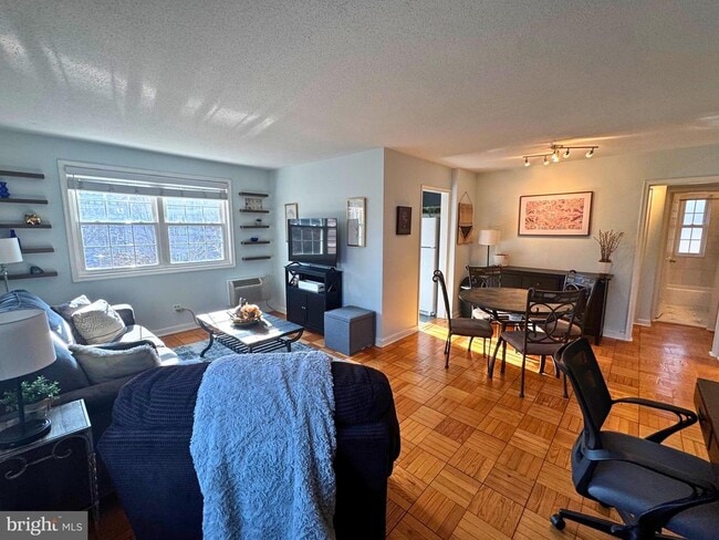 Photo - 4372 N Pershing Dr Unit 2