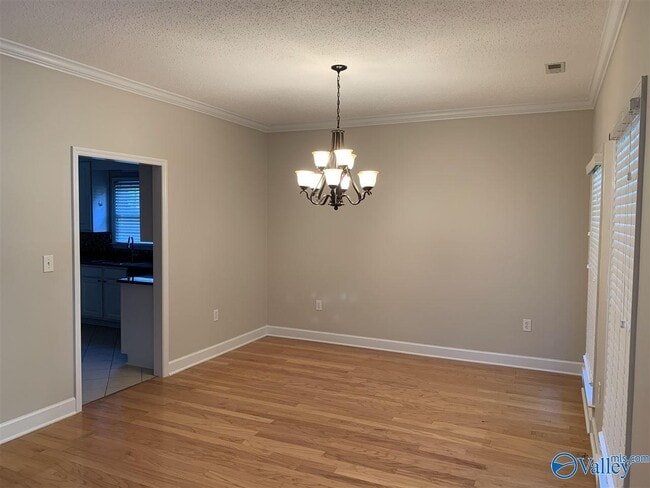 Photo - 129 Cannes Dr SE