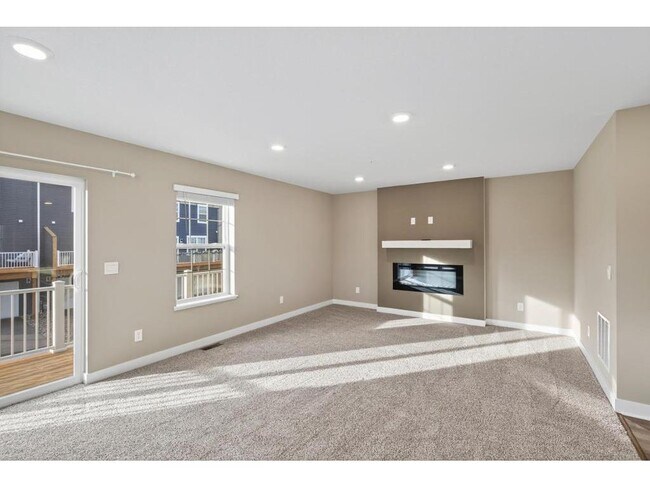 Photo - 6612 Hinterland Trl S