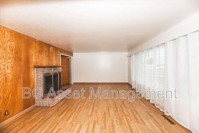 Building Photo - 1011 Manor Rd Rental