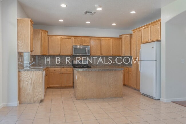 Spacious 5-Bedroom Retreat with Cozy Fireplace in Prime Tracy Location!