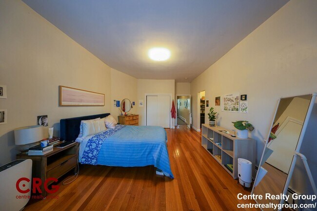 Photo - 1742 Beacon St