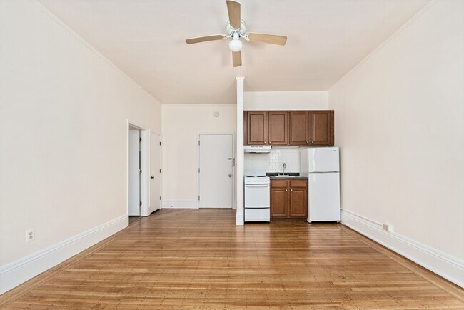 Photo - 9 Buswell St Unit 2R