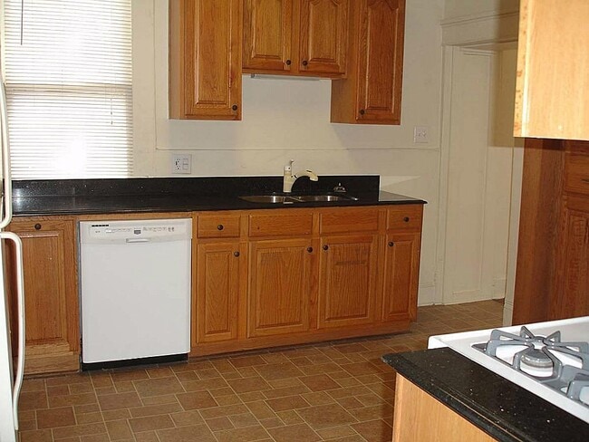 Photo - 315 W 21st St