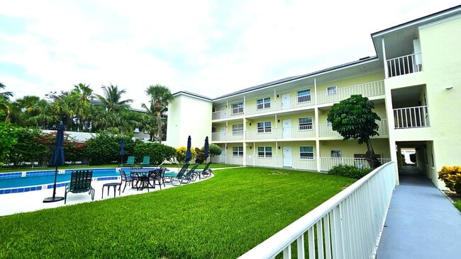 Vero Beach Rentals. Vero Beach Rent, LLC a... - Vero Beach Rentals. Vero Beach Rent, LLC a... Unit 201
