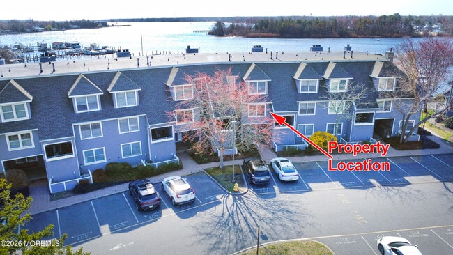 Photo - 210 Spinnakers Cv