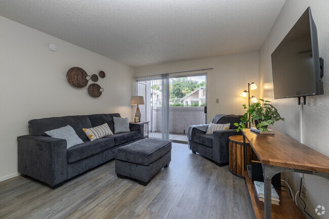 Mesquite: 1BR, 1BA - 580SF - Living Room