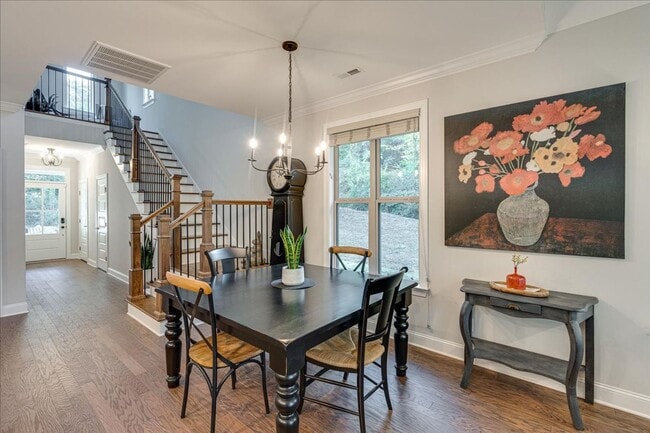 Photo - Beautiful North Shore Home!