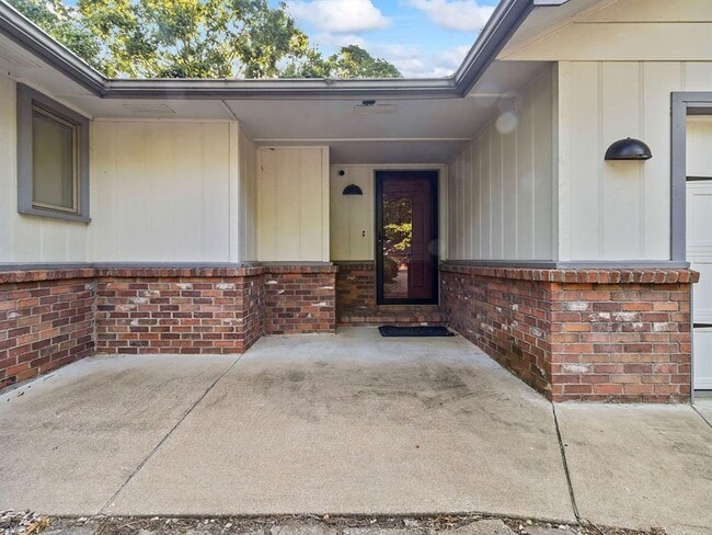 Photo - 22 Tavistock Dr