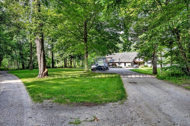 Photo - Beautiful 3 Bedroom in Alto – Updated, Spacious, Surrounded by Nature Unit 5