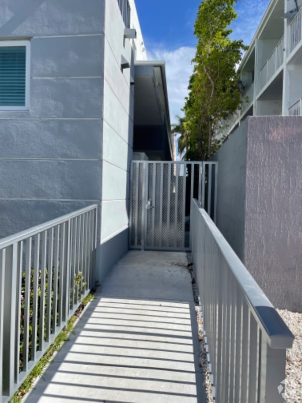 Building Photo - 535 SW 5th St Rental