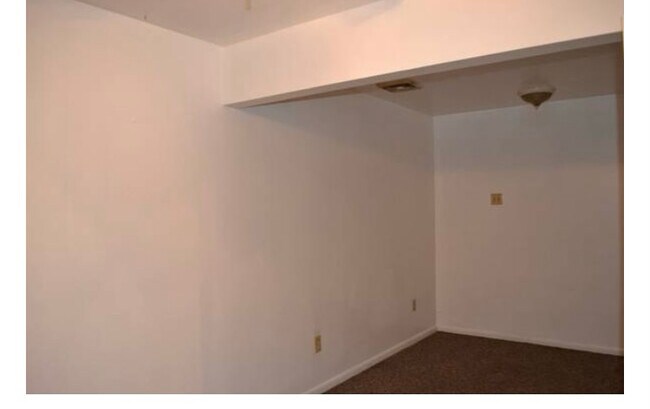 Photo - 1050 Main St