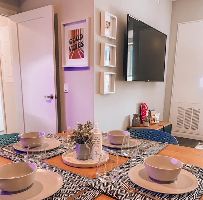 Photo - 160 Sherwood Forest Sq