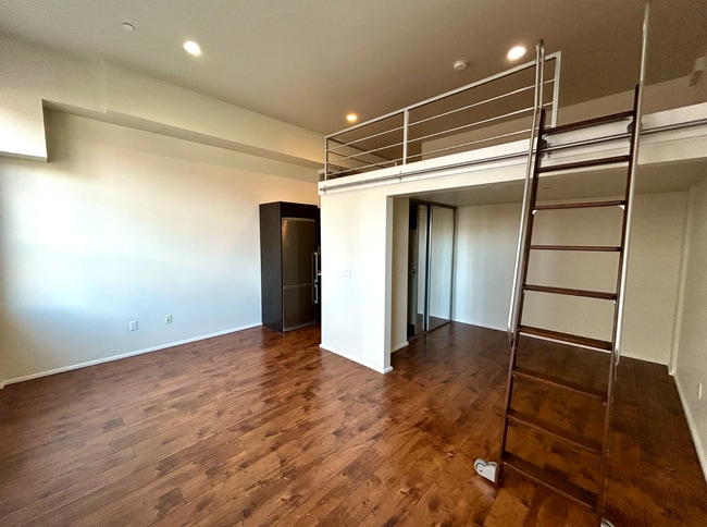 550 Jessie St Unit 216