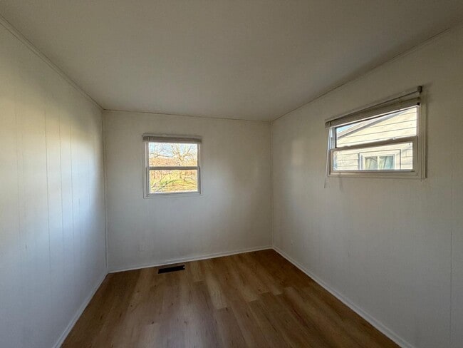 Photo - 1440 Azalea Dr