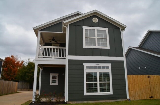 Building Photo - 3901 SW Peachwood Dr