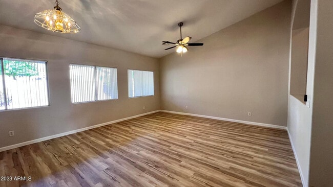 Photo - 495 N Bluejay Dr