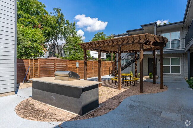 Courtyard - The Brix Apartments