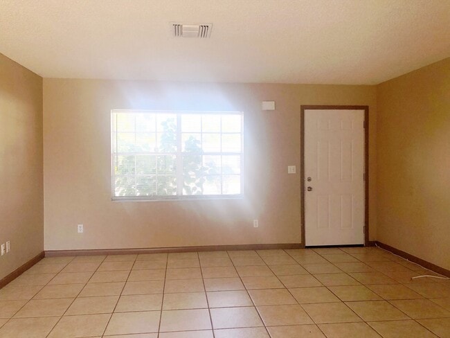 Photo - DELTONA LAKES CUTE STARTER HOME