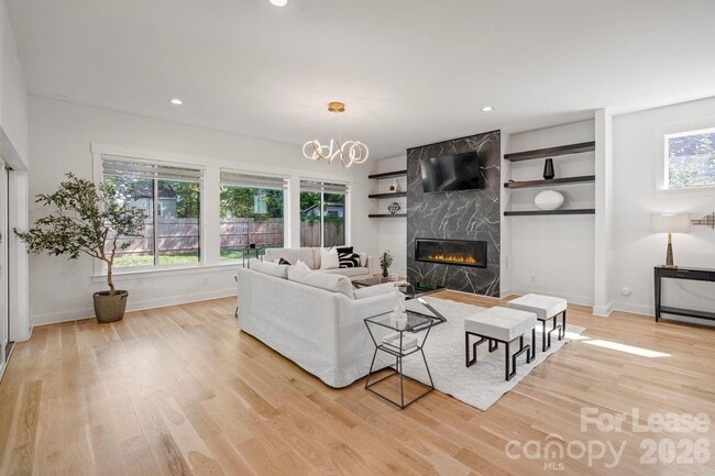 Photo - 3008 Holt St