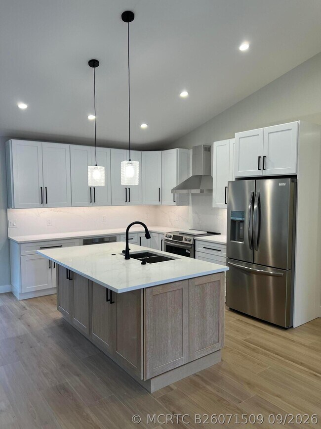 199 SW 15th Ct