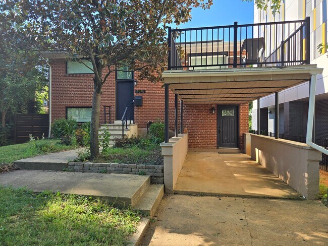 Building Photo - 4575 Blaine St NE
