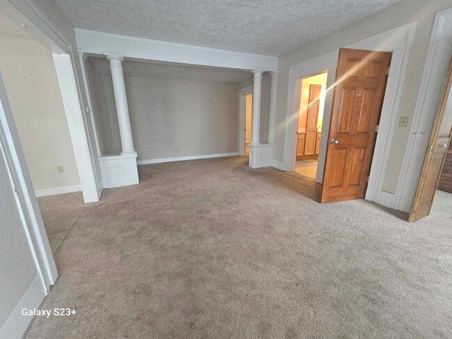 Photo - 547 E Main St