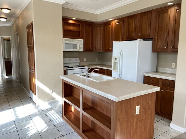 Building Photo - 47 Freedom Dr