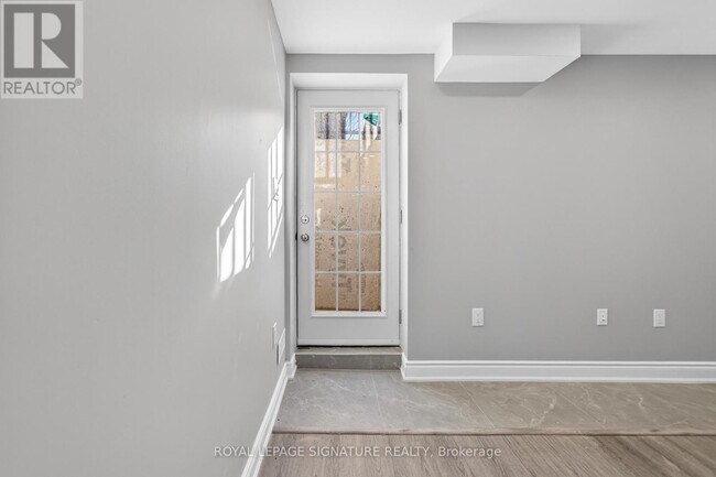 Photo - 533 Yates Dr