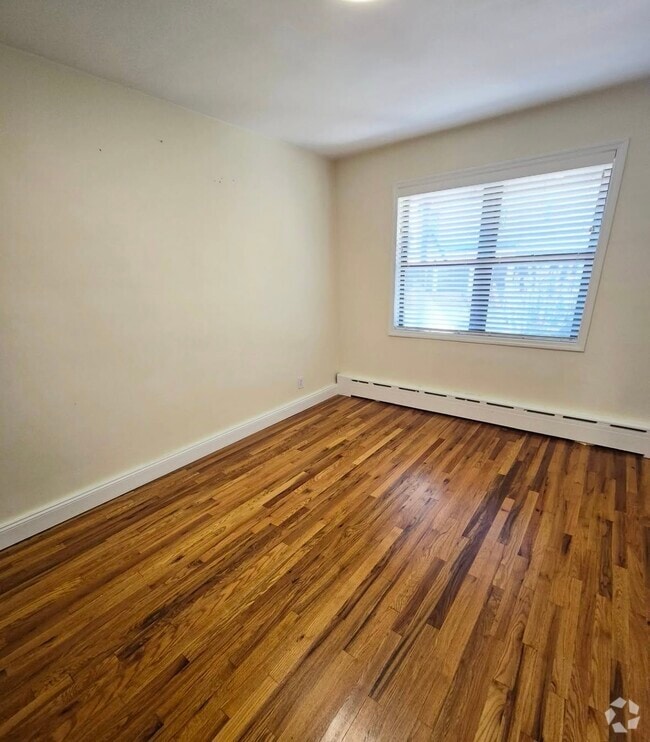 Building Photo - 2343 Mickle Ave Unit 2 Rental