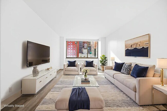 Building Photo - 245 E 44th St