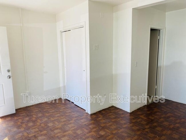 Photo - 2411 S 6th Ave