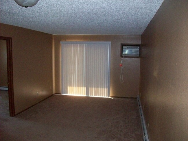 Photo - 2208 E Divide Ave Unidad 1