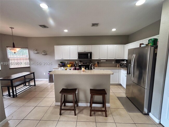 Photo - 215 NE 32nd Terrace