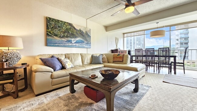 Photo - 2575 Khi Ave