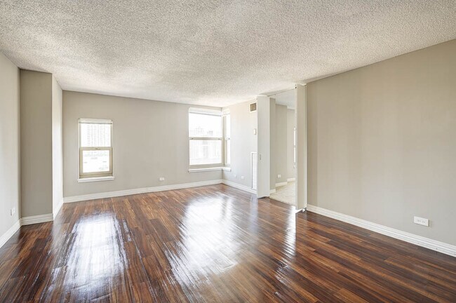 Photo - 118 W Chestnut St Unit 702