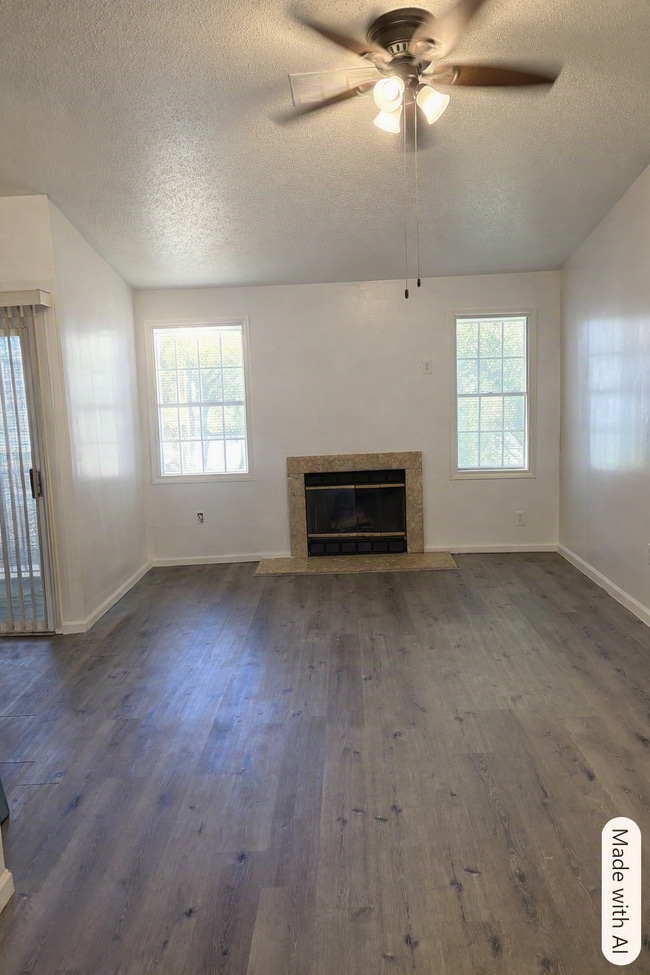Living room - 931 Edpas Rd Unit 931