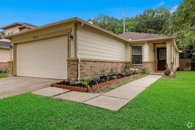 Building Photo - 19523 Rippling Brook Ln Rental