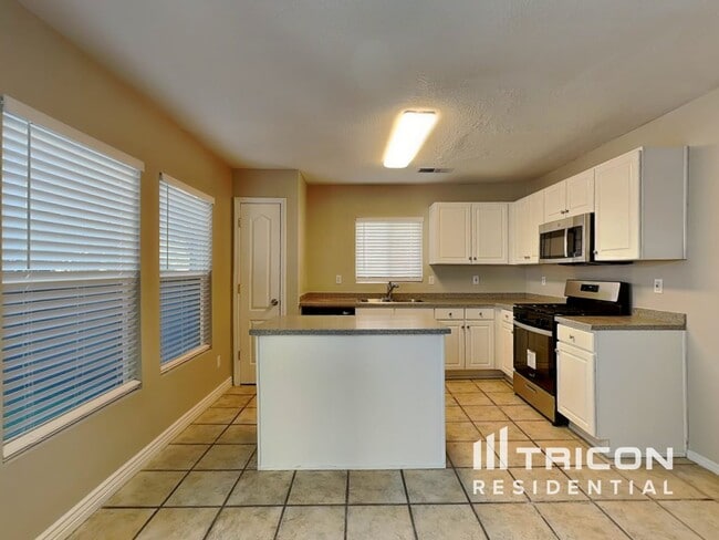 Photo - 4244 Altura Mesa Ln NE