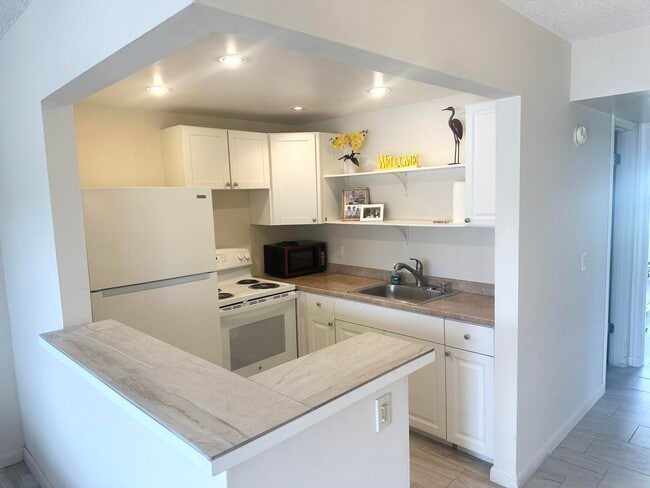 Photo - 299 Camden Dr Unidad M Rental