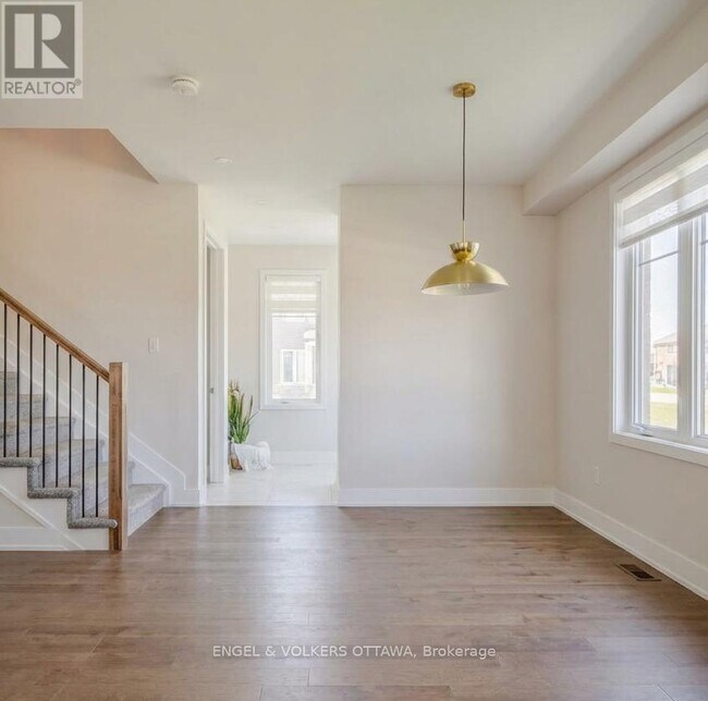 Photo - 660 Terrier Cir