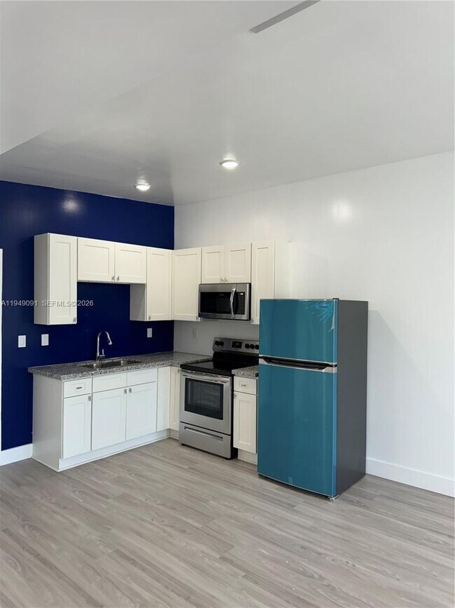 Photo - 526 NW 6th St