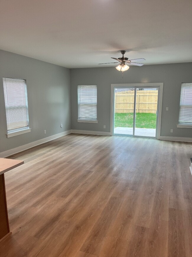 Photo - 1815 Newcastle St