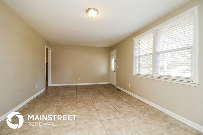 Photo - 156 John D St